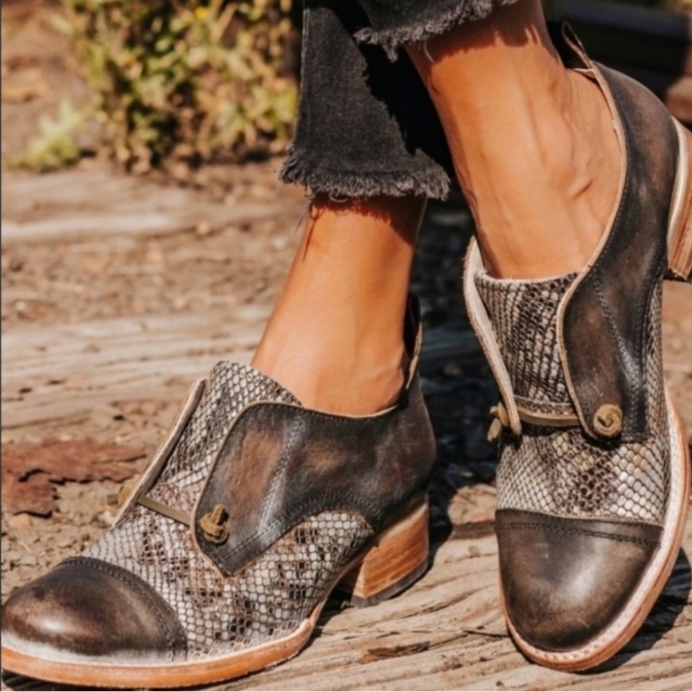 FREEBIRD by Steven Catalina Snakeskin Brown Burnished Block Heel Derby Heels 8